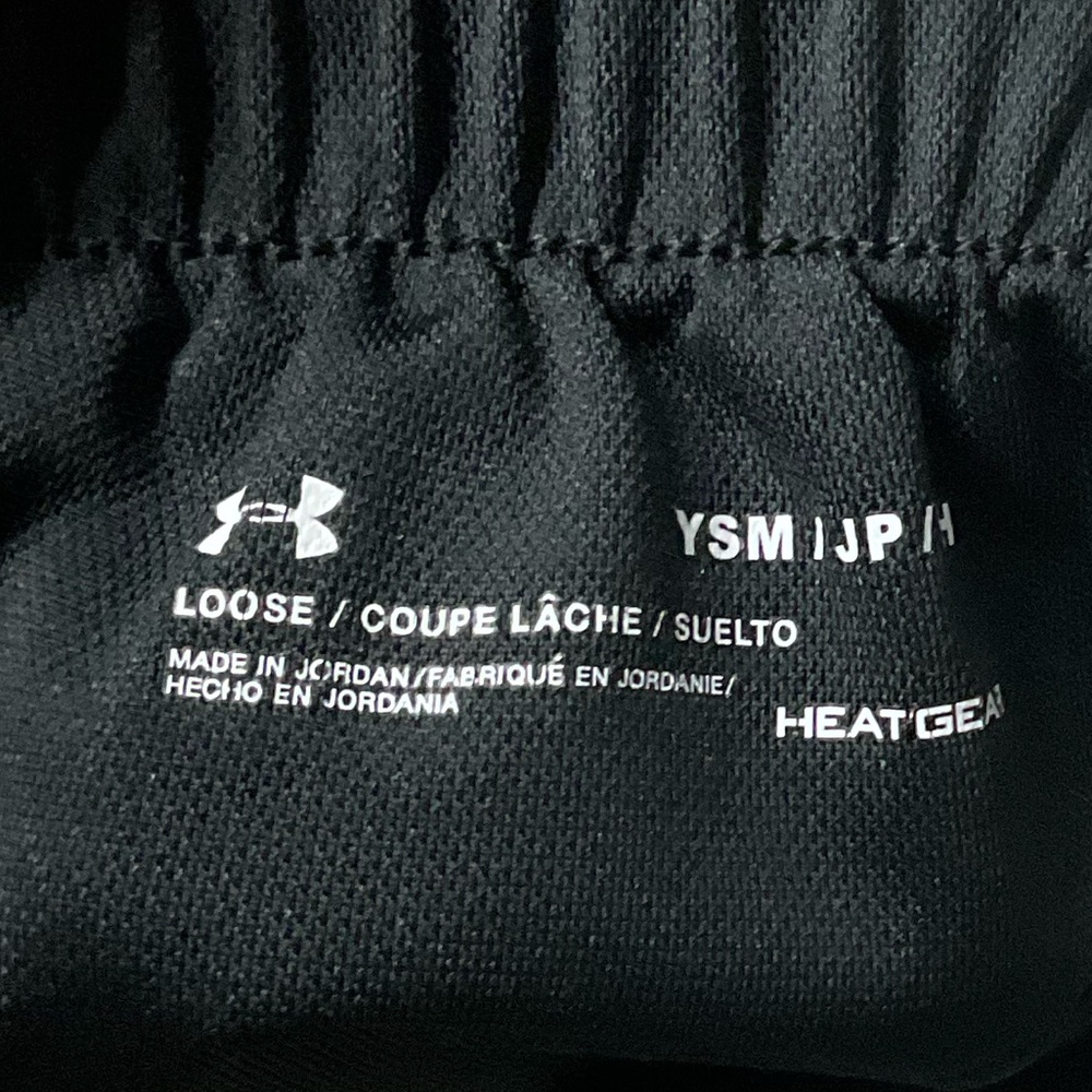 Like new Under Armour YSM girls black shorts - Picture 2 of 5